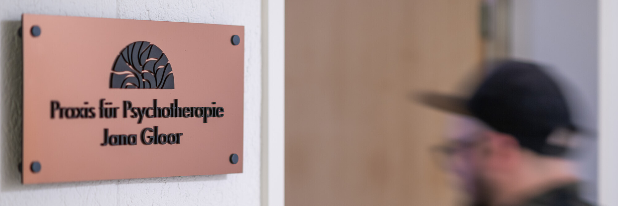 Jana gloor kontakt header